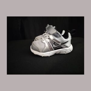 Nike Dart 10s | Size 5C